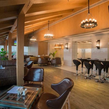 ורנאסי Costa Riviera Hotel מראה חיצוני תמונה