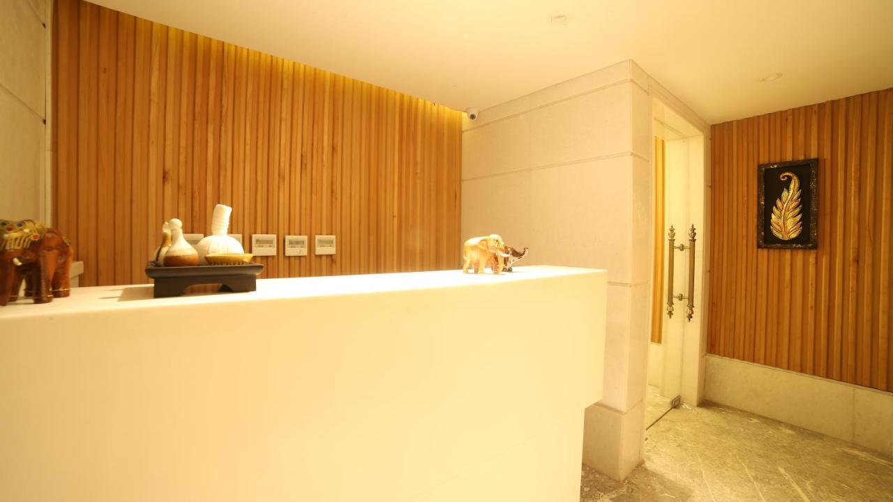 ורנאסי Costa Riviera Hotel מראה חיצוני תמונה