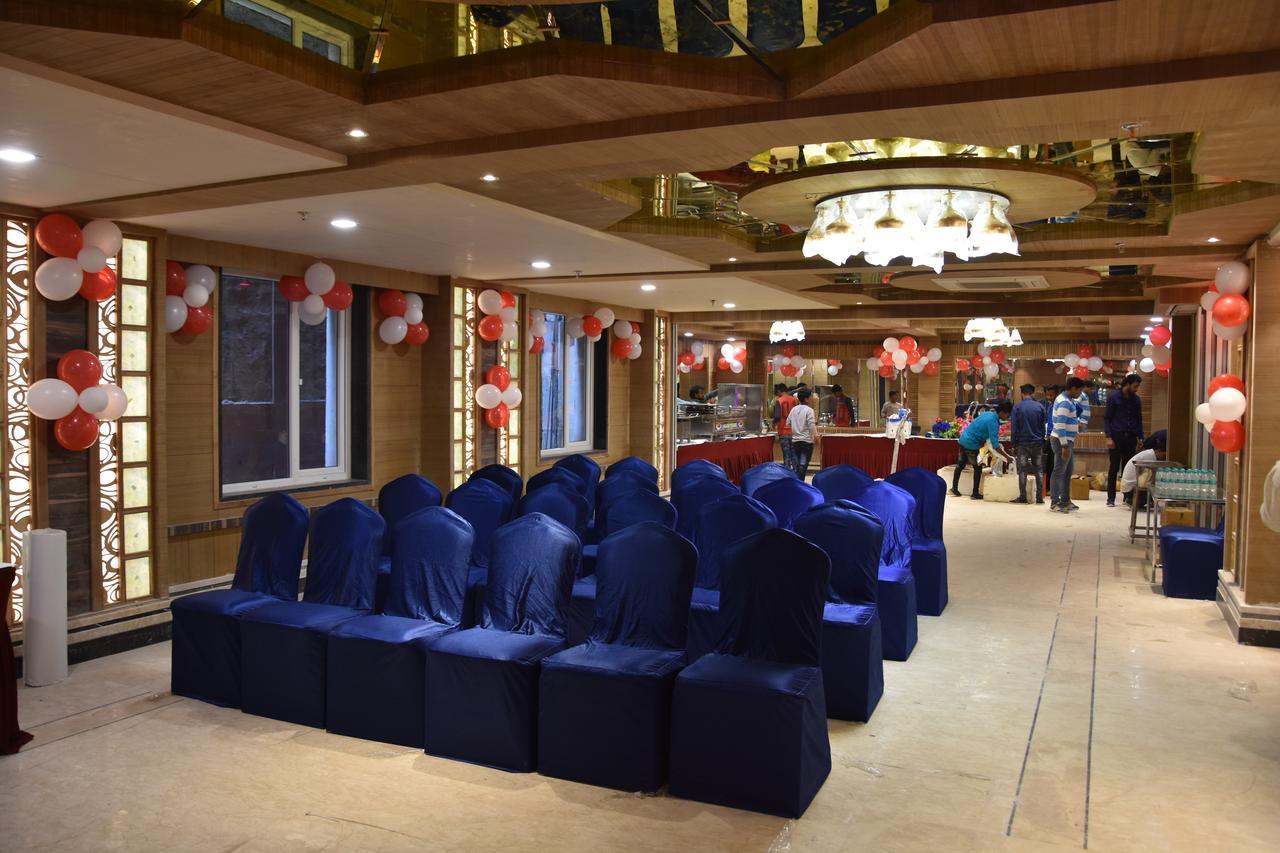 ורנאסי Costa Riviera Hotel מראה חיצוני תמונה