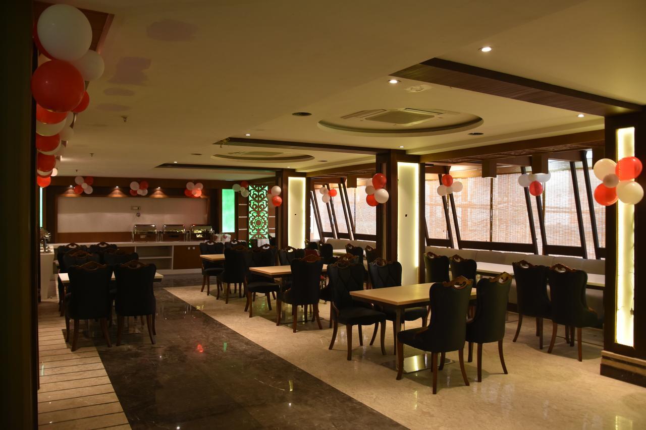 ורנאסי Costa Riviera Hotel מראה חיצוני תמונה