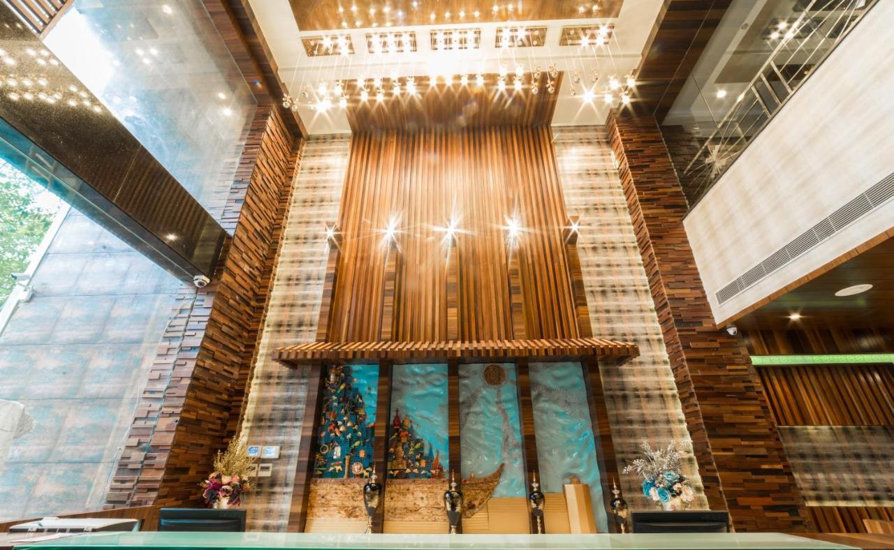 ורנאסי Costa Riviera Hotel מראה חיצוני תמונה